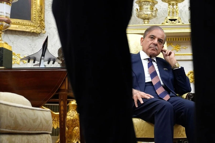 Donald Trump keeps Shehbaz Sharif, Asim Munir waiting at Oval Office