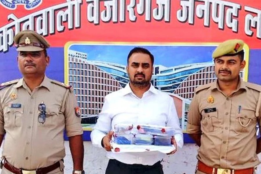 Fake IAS Sourav Tripathi nabbed in Lucknow