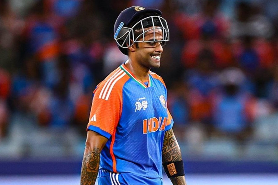 IND VS PAK LIVE: Suryakumar Yadav bad times continue, India captain out quickly, Team India under pressure