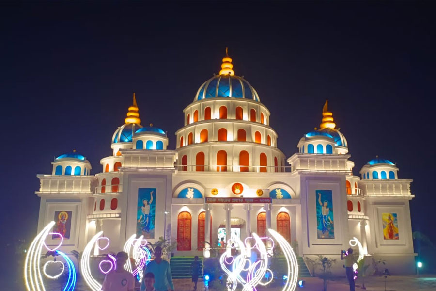 Banglar Durga Puja: Mayapur ISKCON-style pandal in Taki