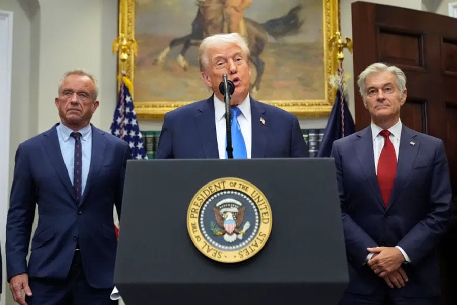 US President Donald Trump urges pregnant women to avoid Tylenol over unproven autism risk