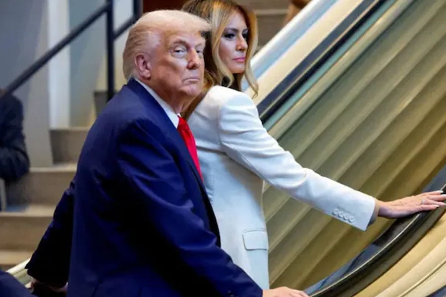 Donald Trump and Melania stuck on UN escalator ride, White House demands probe