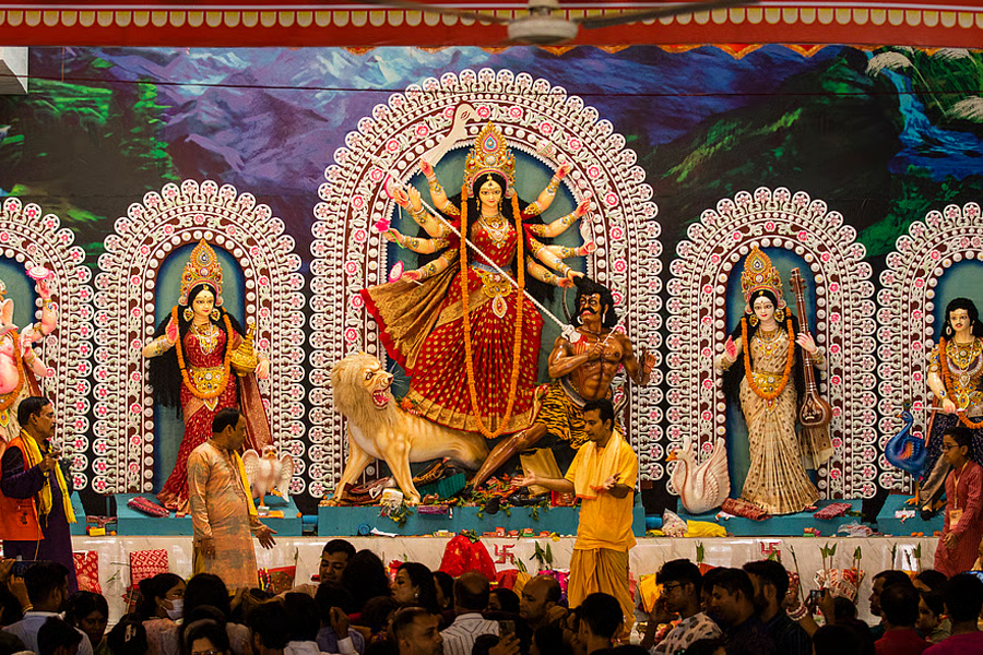 Muhammad Yunus administration's strange argument against fairs at puja pandals in Bangladesh
