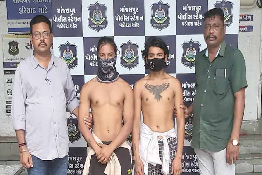 Balloon sellers by day, burglars by night: Gujarat Police busts 'Bat gang'