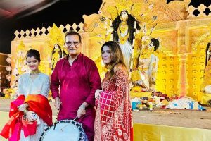 Singer Abhijeet Bhattacharya's Lokhandwala durga puja