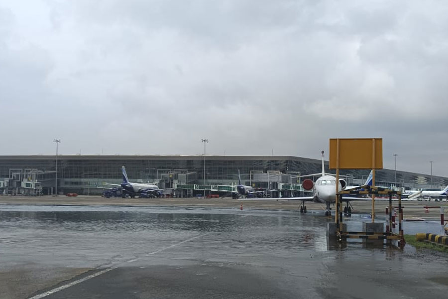 62 flights at Kolkata airport cancelled due to disaster