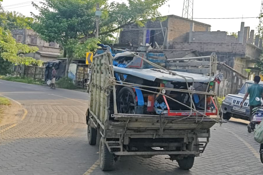 Bsanti accident 1 dead 5 injured