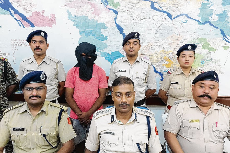 Youth arrested in Cooch Behar for fraud in name of providing insurance worth crores of rupees