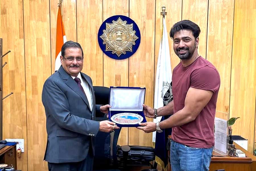 Ahead Raghu Dakat releases Dev met Kolkata Police Commissioner Manoj Kumar Verma