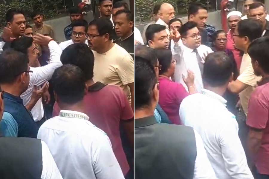 Journalist of Sangbad Pratidin attacked while gathering news in new town