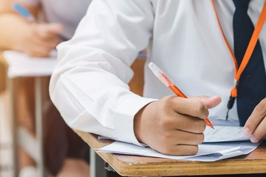 IB recruitment exams clash with Durga Puja, TMC opposes