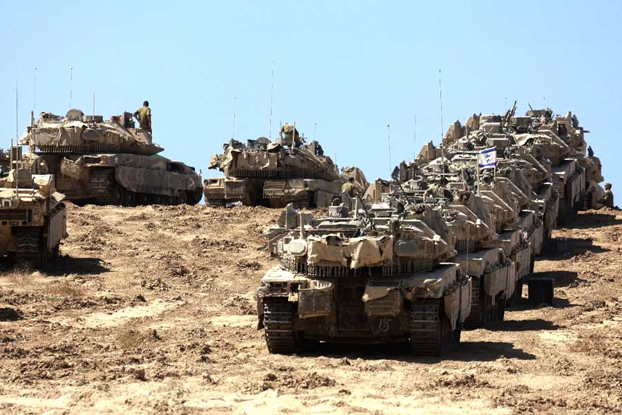 Israel Launches Ground Offensive in Gaza City, many died