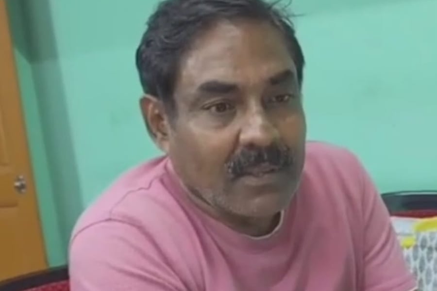 Kakdwip school teacher assaulted committee president arrested