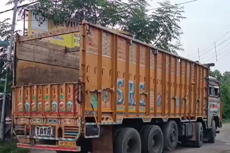 140 sacks of ration rice recovered in Kalyani, 2 arrested