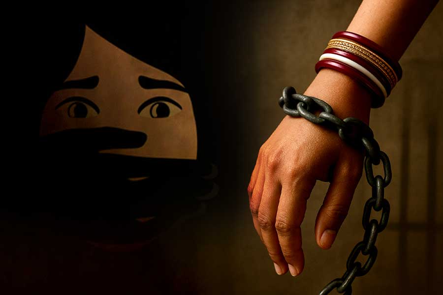 Kolkata police rescue missing child and arrest three including Professor from Kasba