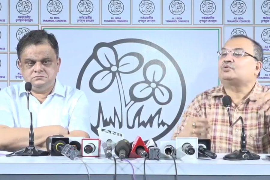 Kunal Ghosh and Bratya Basu slams Sukanta Majumder