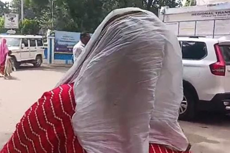 Headmistress arrested in Maldah for forging school inspector's signature and seal to get bank loan