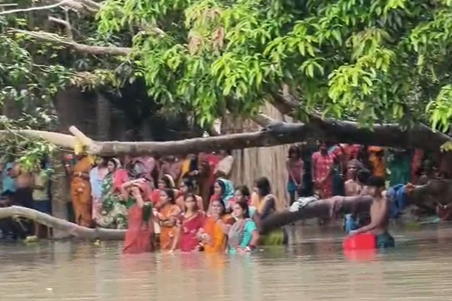 Child tragically dies after drowning in Bhutni, Maldah