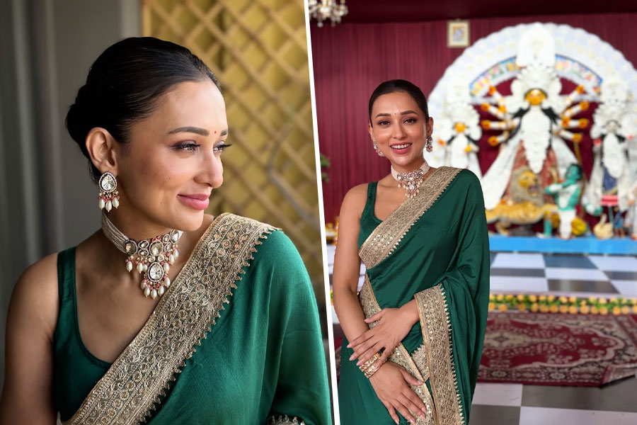 tollywood actress Mimi Chakraborty's puja special look