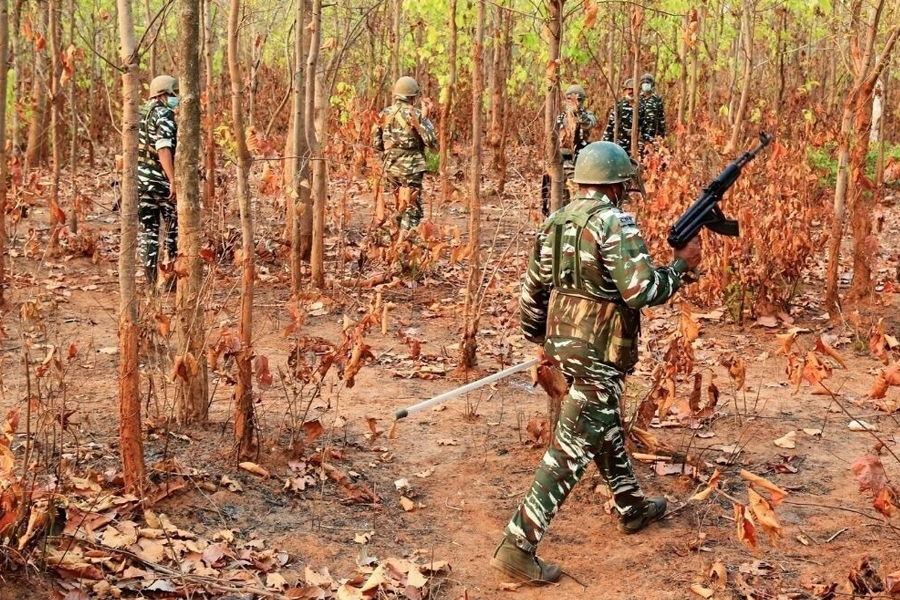 2 women Naxal leaders died in firing in maharashtra