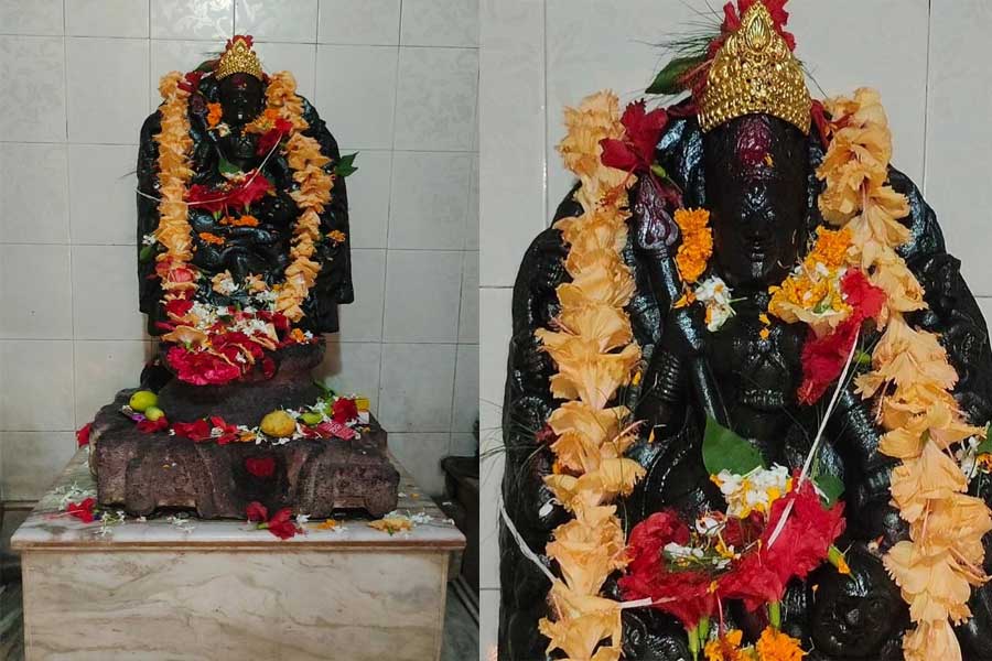 This durga idol was installed by rani bhabani in nadia, puja is going on