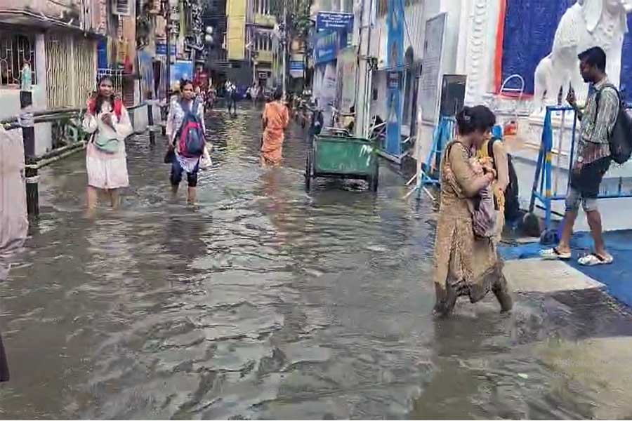 Where in Kolkata is still submerged