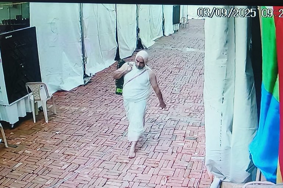 robbery happened at Red Fort stuff worth crores lost