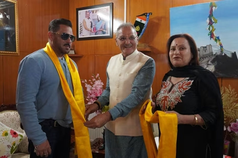 Salman Khan meets Lieutenant Governor of Ladakh Kavinder Gupta in Leh amid shoot of Battle of Galwan