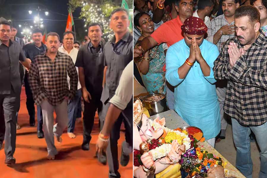 Salman Khan offers prayers barefoot at Maharashtra minister's home for Ganpati darshan