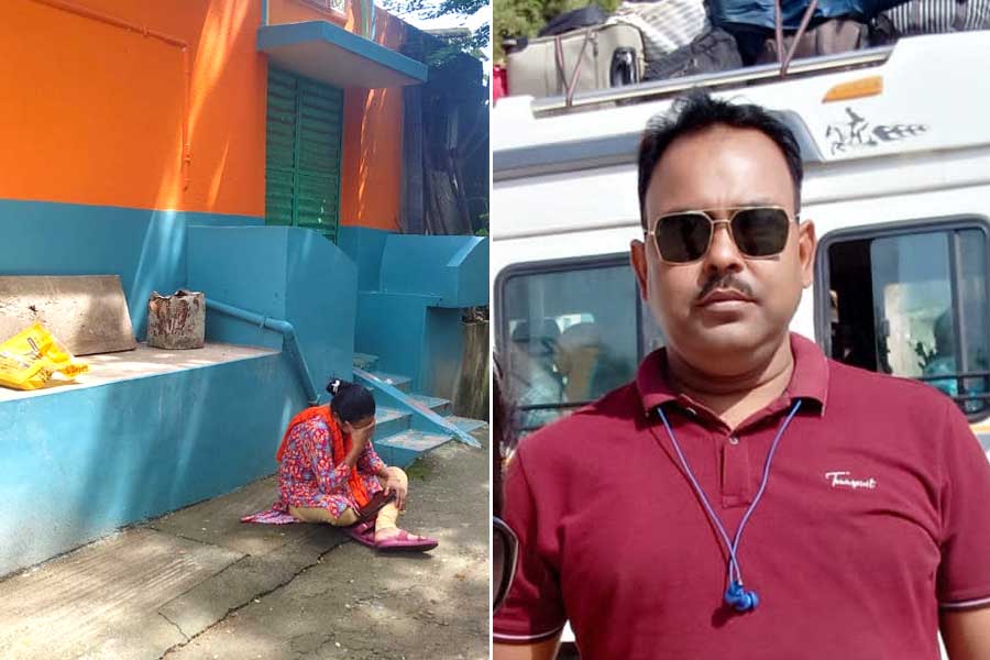 Murshidabad woman stages dharna infront of lovers house