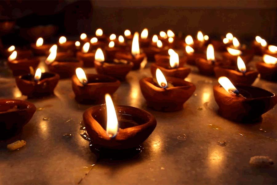 Kali Puja 2025: Know the Rule Where to Place the Choddo Prodip in Your House on Bhoot Chaturdashi