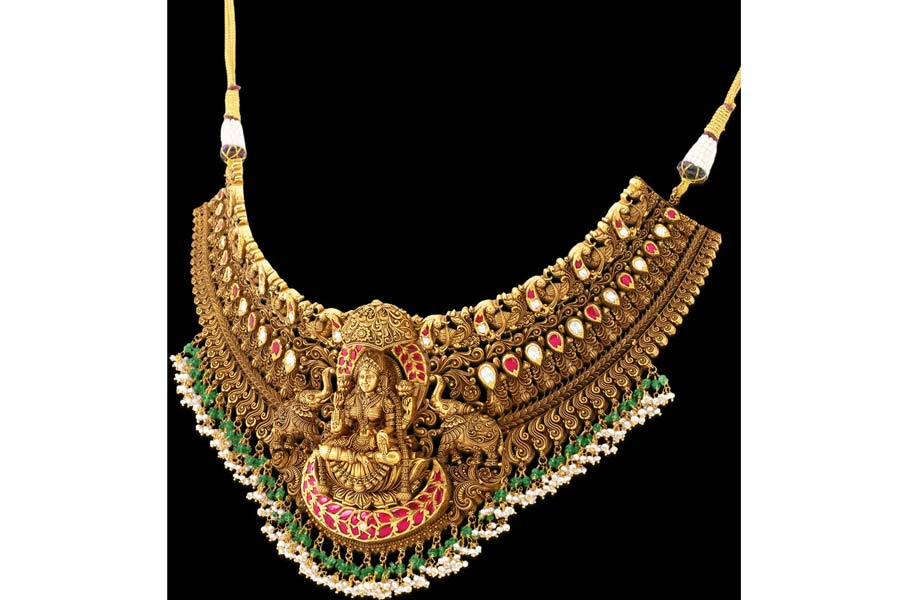 B.C. Sen Jewellers presents 'Dhanalakshmi Collection' adorned with the form of Maa LakshmiB.C. Sen Jewellers presents 'Dhanalakshmi Collection' adorned with the form of Maa Lakshmi