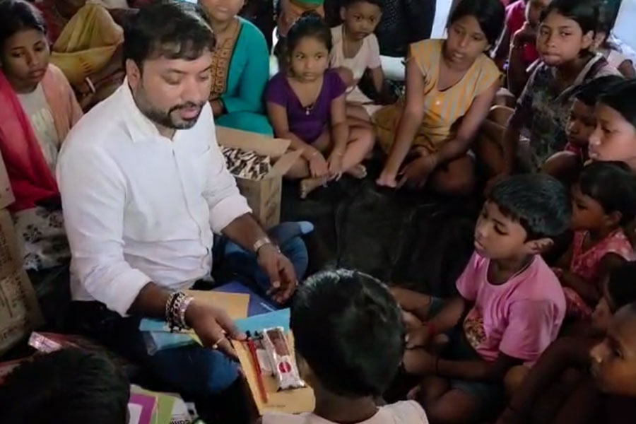 Jalpaiguri Sadar's BDO sets an example by teaching students in a devastated village