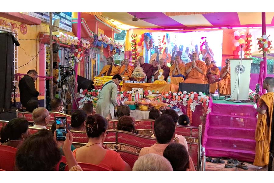 'Kathin Chivar Daan Utsav' celebrated at Tollygunge Sambodhi Buddhist Monastery