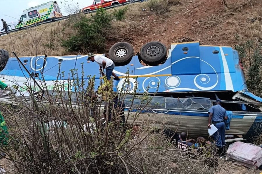 42 prople dead in South Africa as bus falls off in mountainous region