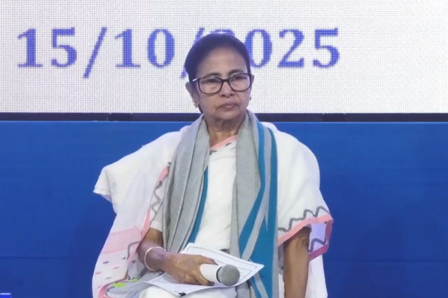 State will provide jobs to family members of those who died of electrocution in water-logged Kolkata, announces Mamata Banerjee