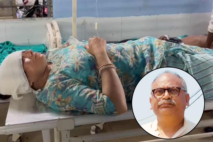 Minister Chandranath Sinha's sister seriously injured in road accident in Birbhum