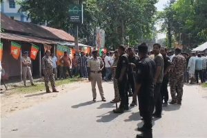 Cooch Behar TMC and BJP standoff at toofanganj
