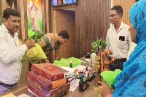 Kakdwip migrant workers coming back with the help of abhishek banerjee