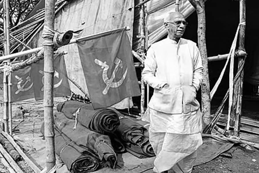 CPM leader of Medinipur Dipak Sarkar passes away