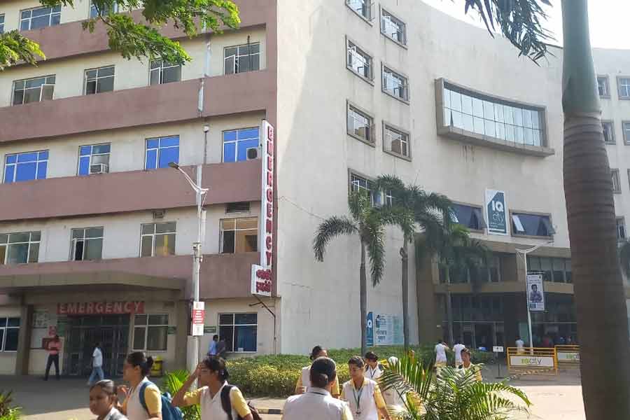 Police booked three person in Durgapur MBBS student physical harassment case