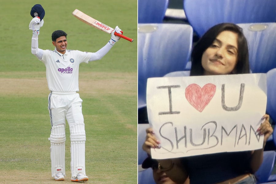 'I love you...', viral beauty 'proposes' to Shubman Gill during Delhi Test
