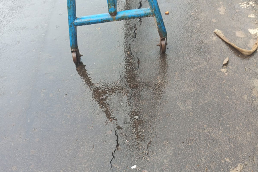 Cracks found on Howrah's Bangal babur bridge