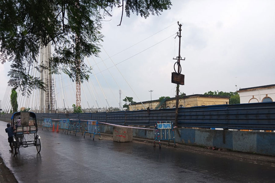 Cracks found on Howrah's Bangal babur bridge