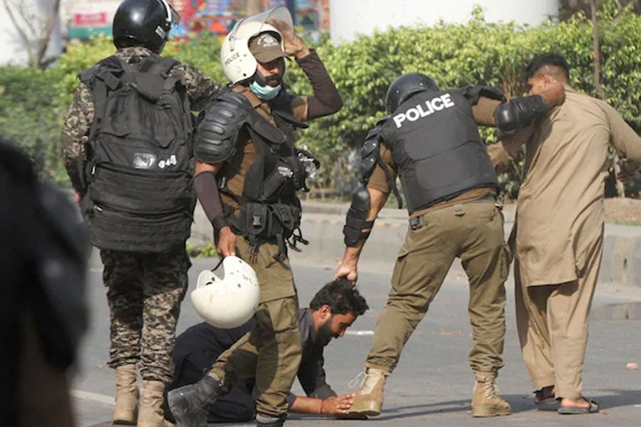 Pakistan bleeds as Islamist group's march turns violent, 11 dead in police firing