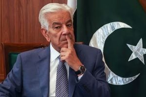 Pakistan defence minister warn India say ready for 2 front war