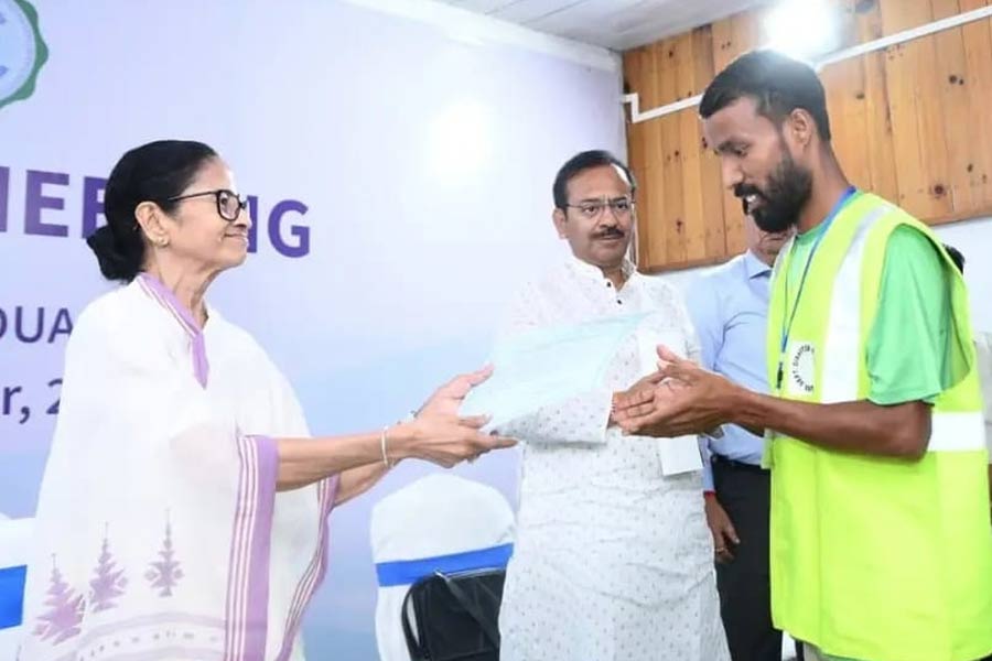 CM Mamata Banerjee confers awards to the rescuers in North Bengal