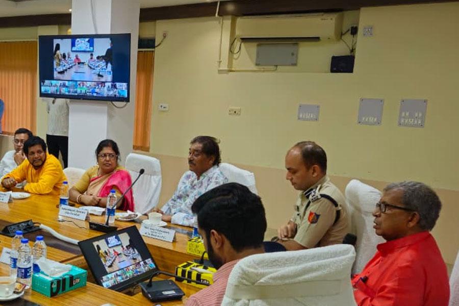 Manas Bhunia expresses anger in meeting with irrigation department officials