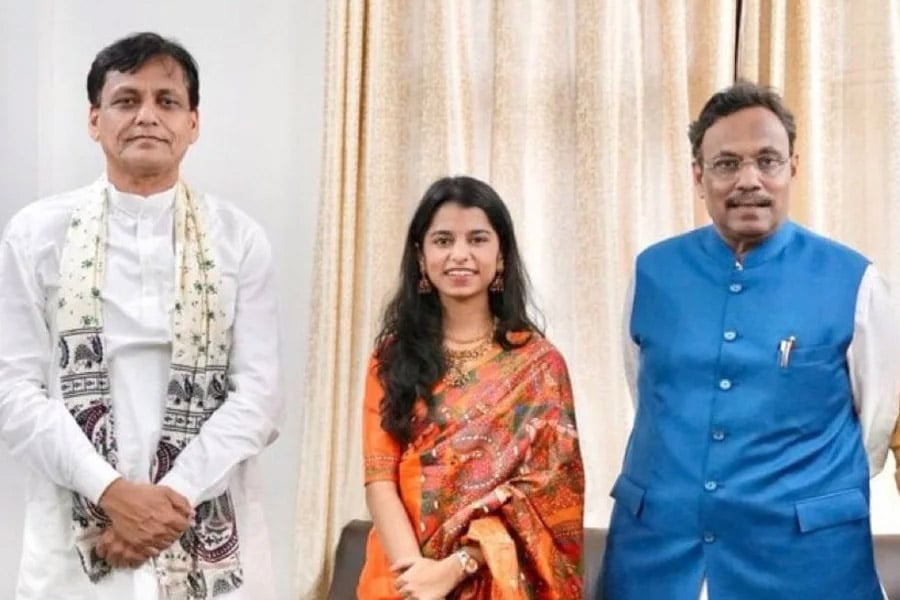 Bihar Elections: Folk Singer Maithili Thakur Joins BJP