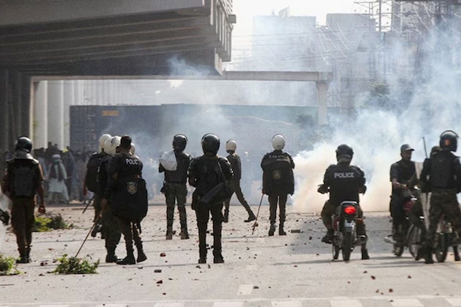 5 killed in police firing on TLP rally in Pakistan's Muridke